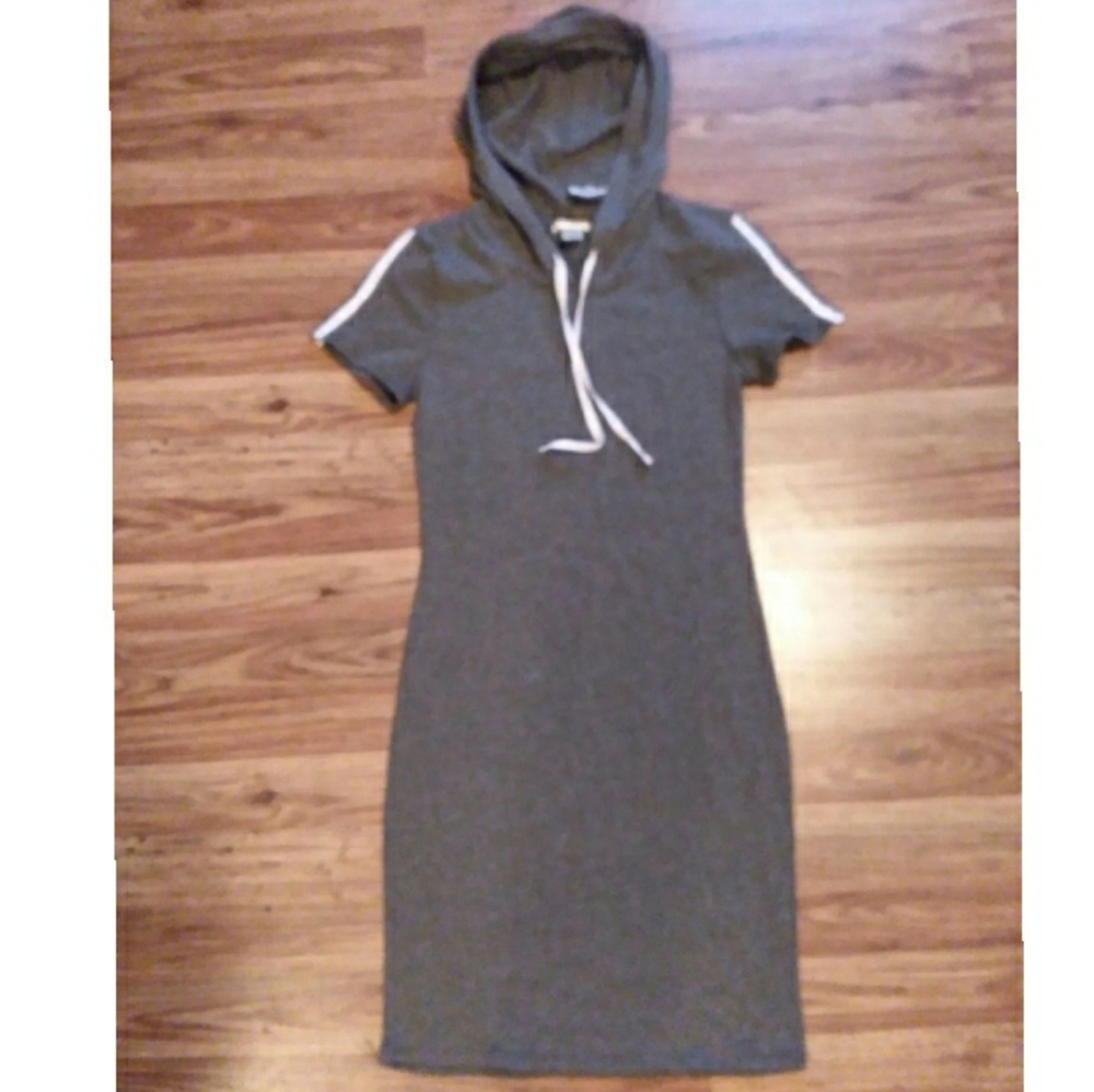 NWT JRS Medium Bozzolo Hooded Tshirt Dress